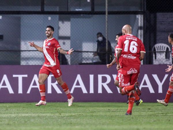 Gabriel Ávalos mantiene líder a Argentinos Juniors