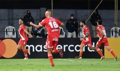 Argentinos Juniors gana a Atlético Nacional y se acerca a octavos - Fútbol - ABC Color