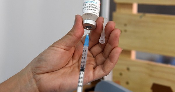 La Nación / Desde mañana aplicarán segunda dosis de vacunas Covaxin