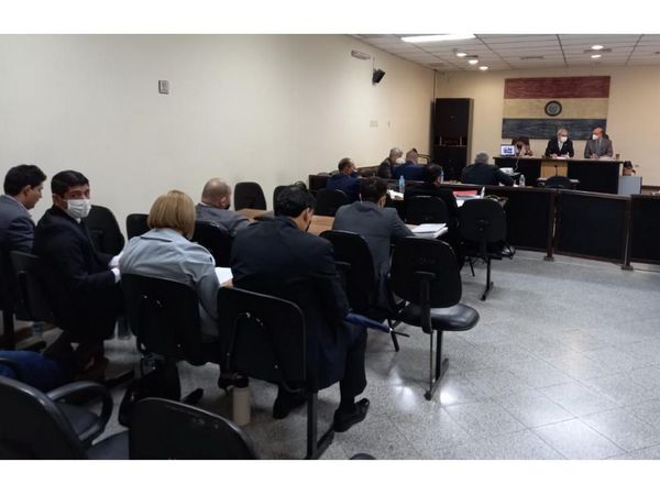 Piden penas de hasta 20 años por drogas para ex policía y ex militar