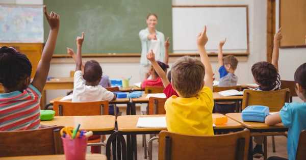 Francia prohíbe el lenguaje inclusivo en las escuelas por considerarlo un “obstáculo” para el aprendizaje - C9N