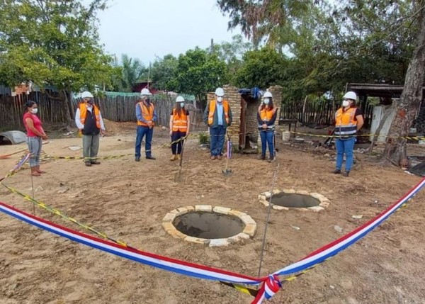 Inauguran en Horqueta viviendas de familias reasentadas por obras del MOPC