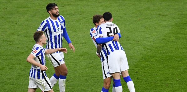 Versus / Con Alderete de titular, Hertha Berlín golea y se aferra a la permanencia
