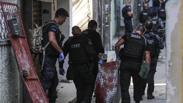 Río de Janeiro: Golpe al narcotráfico deja 25 muertos en una favela en un enfrentamiento con la Policía
