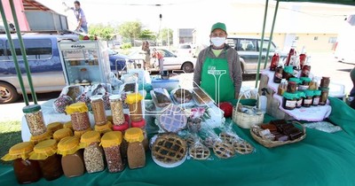 La Nación / Feria granjera ofrece productos caseros y agroecológicos en la Costanera de Asunción