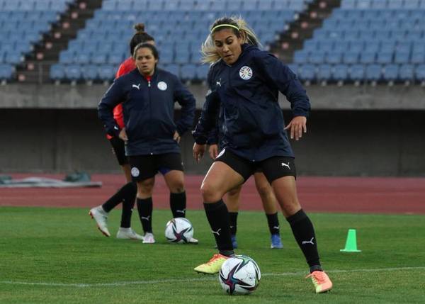 Jugadora se burla de excusa de Roque con las canchas y levanta fuertes reacciones