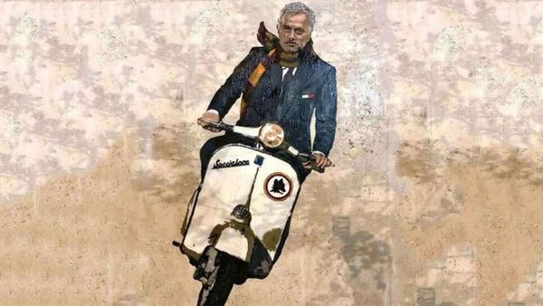 Pintan un muro de Roma con Mourinho a bordo de un vespa con bufanda romanista