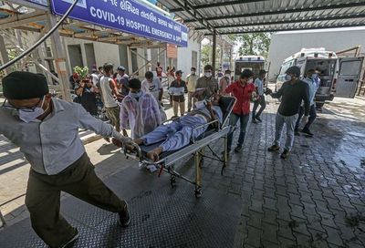 Récord de casos en la India mientras expertos advierten de una tercera ola - Mundo - ABC Color