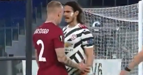Hinchas de Manchester United elogian la defensa de Cavani a su joven compañero Mason Greenwood - C9N