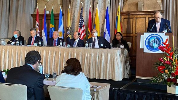 Líderes de la región juntos en “Defensa de la democracia en América”