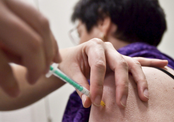 Desde este lunes habilitan vacunación para abuelitos de 70 años | Ñanduti