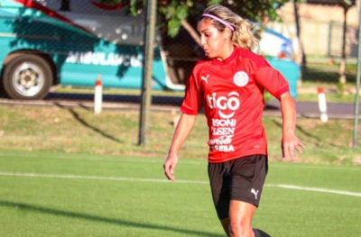 Crónica / Delantera de la Albirró: "Roque, te quiero ver jugando en Parque Guasu los domingos a las 8 AM"