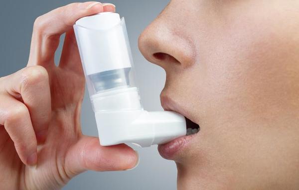 ¿Cómo prevenir los ataques de asma durante el frío?