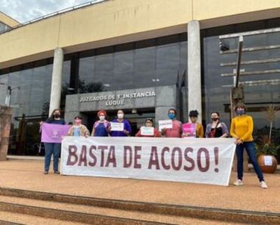Corte ordena nuevo juicio oral a sacerdote acusado por acoso sexual