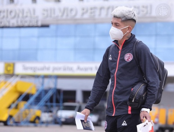 Inesperado: Lanús se queda varado en Paraguay