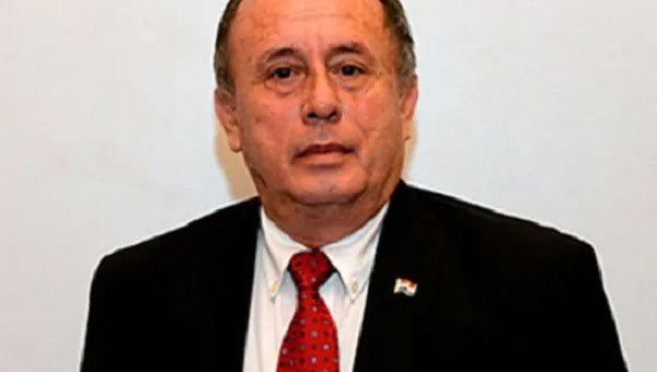 Piden que el parlasuriano Celso Troche renuncie por "vacunación VIP" - Noticiero Paraguay