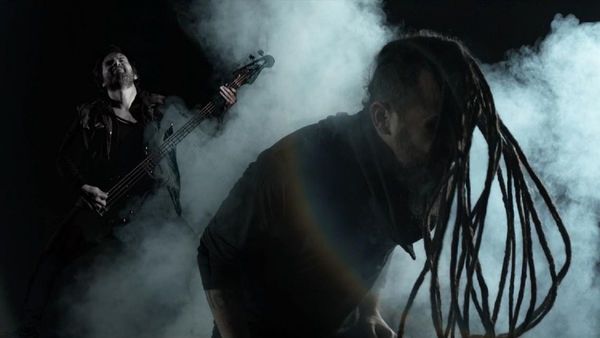 Flou publica videoclip de su último single, Mi centro