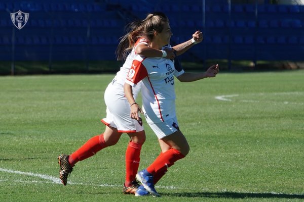 Con Verónica Kurtz como figura, Cerro vence a Sol de América