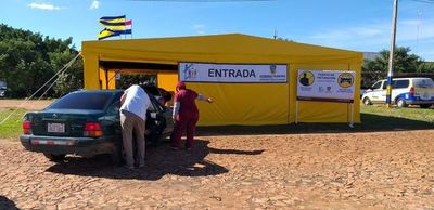Ciudadanos se retiraron molestos del vacunatorio en Luque - Nacionales - ABC Color