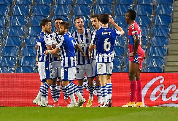 Real Sociedad impide que el Elche salga de la zona de descenso - Fútbol - ABC Color