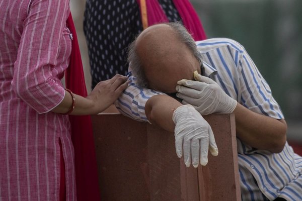 MUNDO | India registró un nuevo récord de contagios de coronavirus: 414.188 casos y casi 4 mil muertes en 24 horas