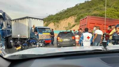 Bloqueos de vías impiden abastecimiento de alimento en las regiones