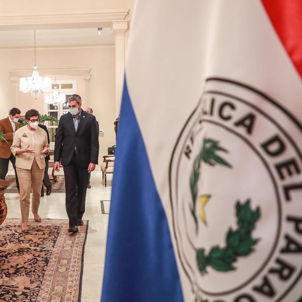 La canciller de España llega a Paraguay con el acuerdo UE-Mercosur en agenda