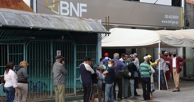 La Nación / Casi el 70% del sistema cree que no hay condiciones para dar créditos