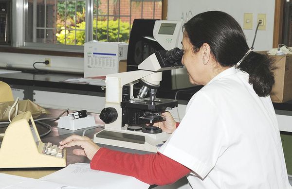 Aquimfarp: destacando como rectora de la profesión en Paraguay - Día del Químico Paraguayo 2021 - ABC Color