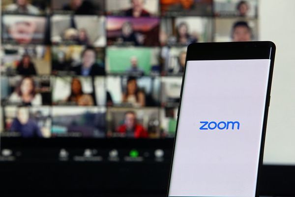 Escuelas Zoom y WhatsApp, un espejo de las diferencias sociales  - Tecnología - ABC Color