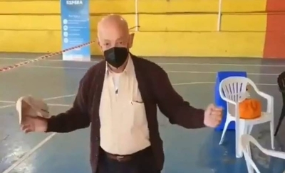 Diario HOY | La alegría de vivir: abuelo celebra vacunación con pasos de baile
