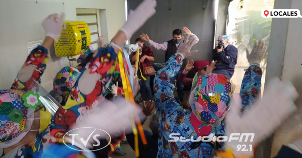 DOCTORES PARASONRISAS VISITAN HOSPITALES DE ITAPÚA