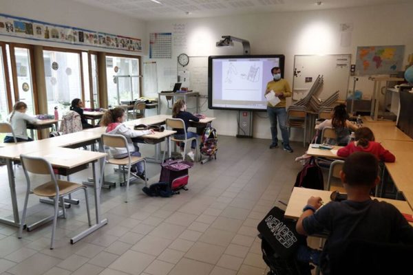 Francia prohíbe el lenguaje inclusivo en la educación | OnLivePy