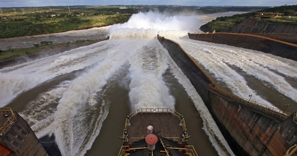 La Nación / Tratado de Itaipú: diputados opositores brillan por su ausencia como contralores