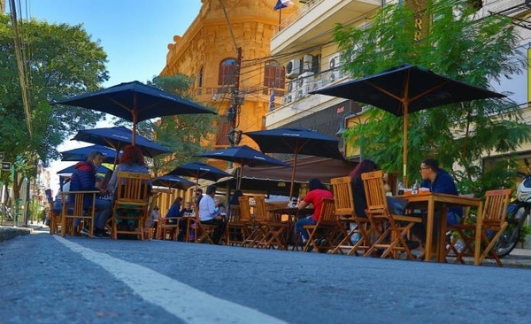 Diario HOY | Locales gastronómicos vuelven a ganan las calles