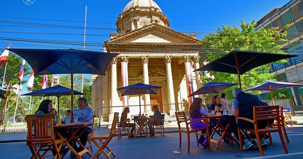 La Nación / Locales gastronómicos vuelven a las calles peatonales este fin de semana - OJO Galería