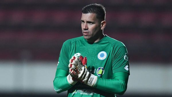 Mauro Cardozo: "Como un niño saco la cabeza por la ventana"