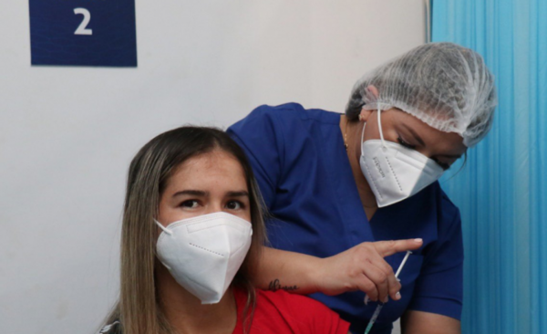 Diario HOY | Hoy también ellas alcanzaron la primera dosis de las vacunas