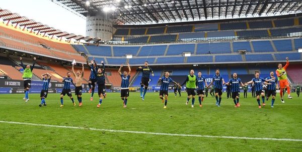 El Inter festeja su 'Scudetto' con goleada sobre la Sampdoria