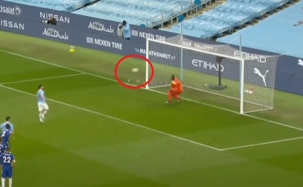Kun hace el ridículo, enoja a Pep y su equipo pierde