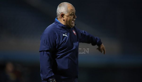 Chiqui dice que le da “asco” el arbitraje y “liquidó” a Carlos Paul Benítez