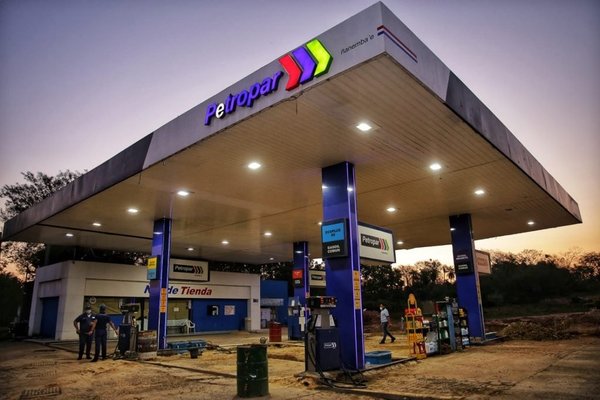 Mientras el Estado habla de crisis, funcionarios públicos cobran generosas gratificaciones | Noticias Paraguay