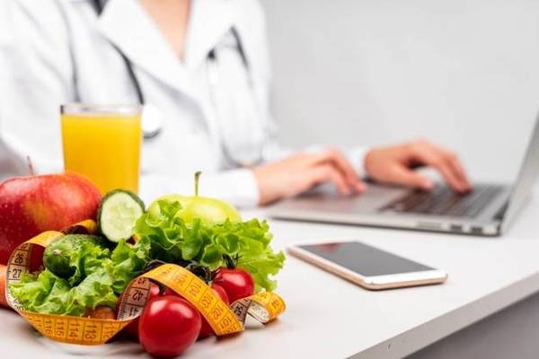 ¿Qué tipo de dieta deben llevar las personas que superaron el COVID?