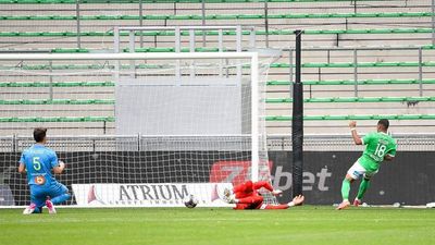 Saint Etienne complica al Olympique de Marsella de Jorge Sampaoli
