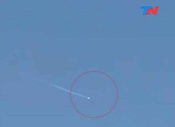 Cae cohete chino en el Océano Índico al oeste de las Maldivas