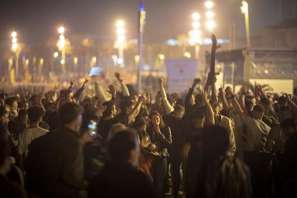 Fiestas callejeras en España por el fin del estado de alarma | .::Agencia IP::.