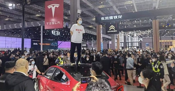 La Nación / Vendaval de críticas en China a la actitud de Tesla