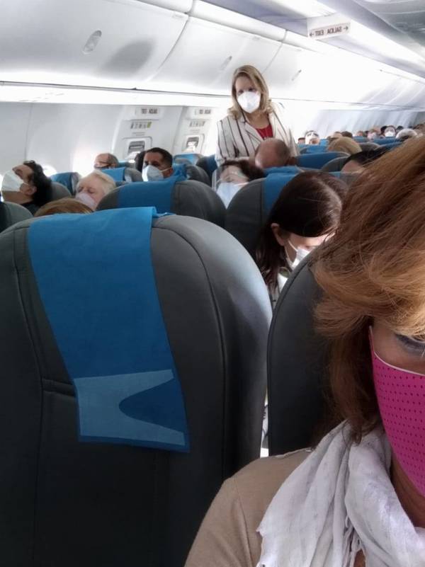 Escracharon a la senadora Lilian Samaniego en un vuelo con destino a Buenos Aires