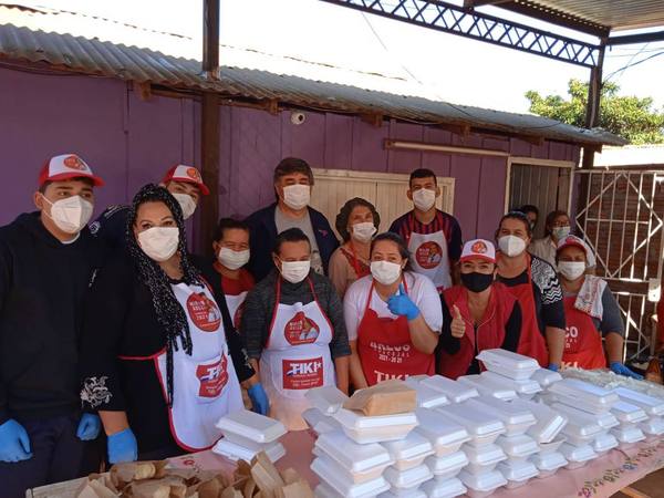 Benefician a familias de escasos recursos con almuerzo solidario en Franco
