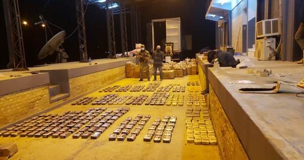 La Nación / Imputan a chofer que transportaba 403 kilos de cocaína desde Bolivia